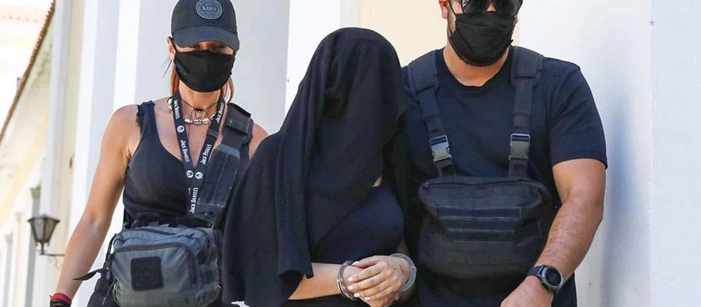 Ετοίμαζε νέα επίθεση σε άλλη «αντίζηλο» η 35χρονη - Άλλαζε μπαταρίες στο GPS που είχε βάλει στο Ι.Χ. της Ιωάννας!